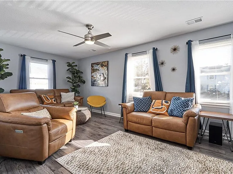 5900 Clear Springs Ct — Photo 3