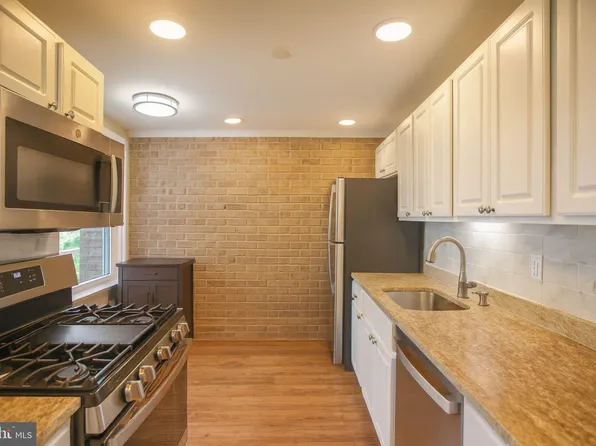 3303 Huntley Square Dr APT C-2, Temple Hills, MD 20748
