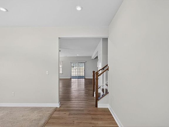 4th image of 219 Crapapple Rd