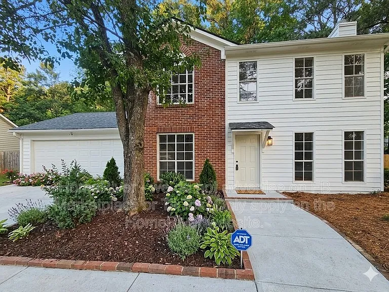 5486 Fox Valley Ln — Photo 1
