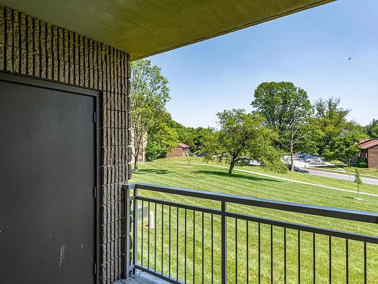 6087 Majors Ln #6 — Photo 3