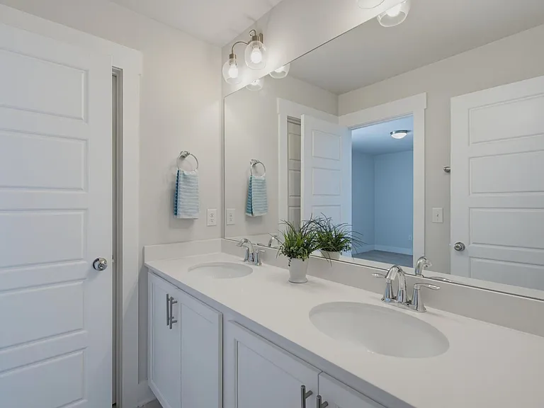 682 Vine Pkwy — Photo 16