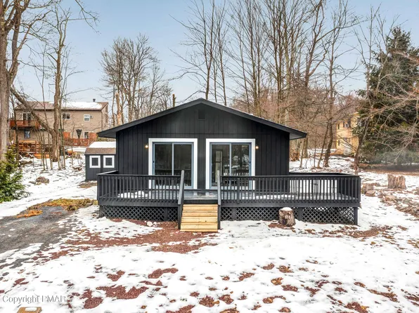 6124 Boardwalk Dr, Tobyhanna, PA 18466