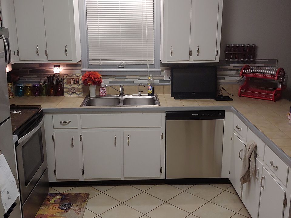 2nd image of 2729 Ann Dr