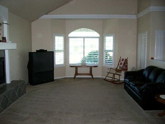 2nd image of 29718 Woodview Dr