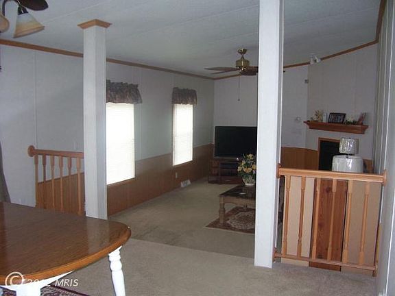 3rd image of 51 Lewis Dr