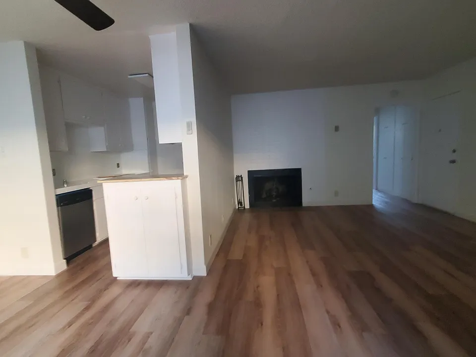 336 Culver Blvd #4