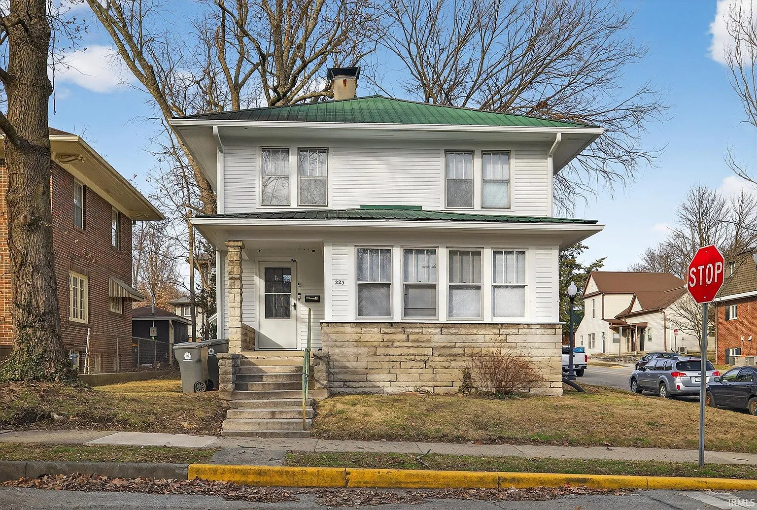 223 E 8th St photo 1
