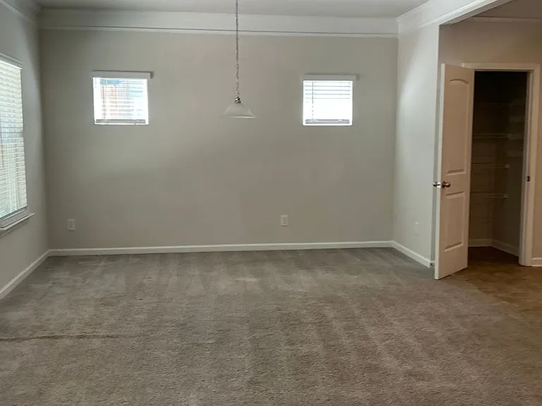 1256 Towne Square Ct — Photo 16