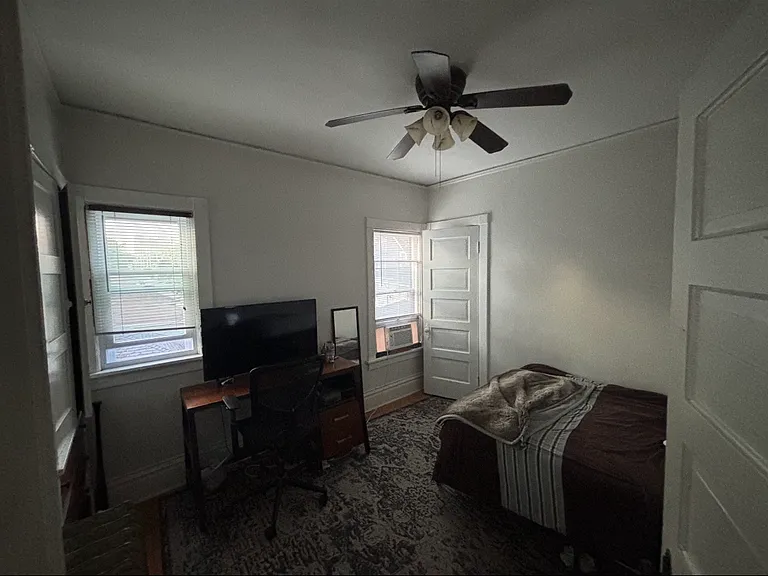 1912 E Newberry Blvd — Photo 8