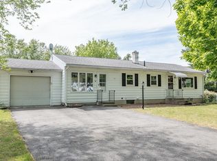 24 Harwich Rd, East Longmeadow, MA 01028