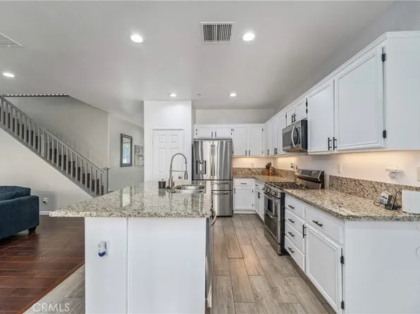 11141 Gardenhurst Ct, Riverside, CA 92505