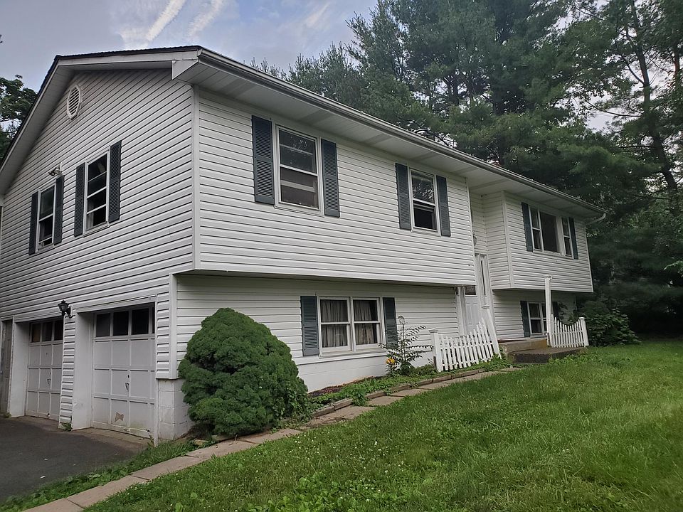 2nd image of 18 Colonial Ave