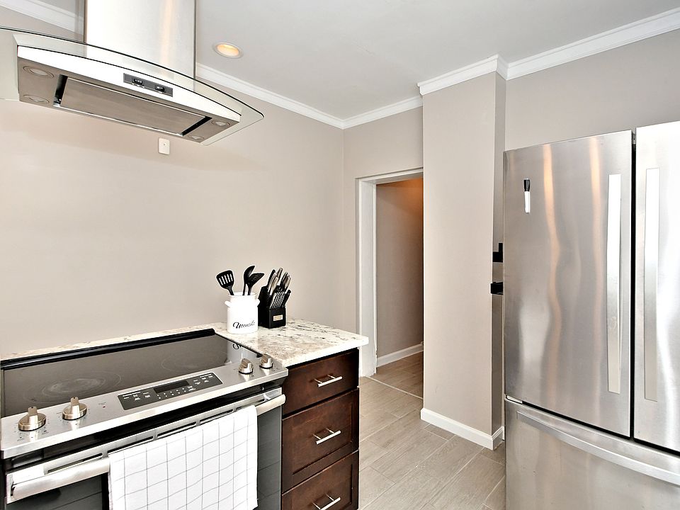 1st image of 642 George St