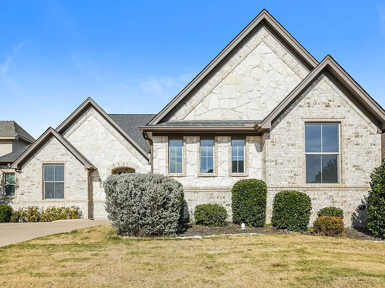 413 Blue Star Ct — Photo 1
