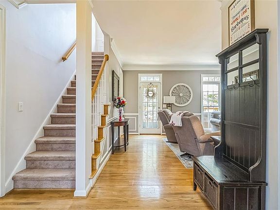 3rd image of 1955 Milfield Cir