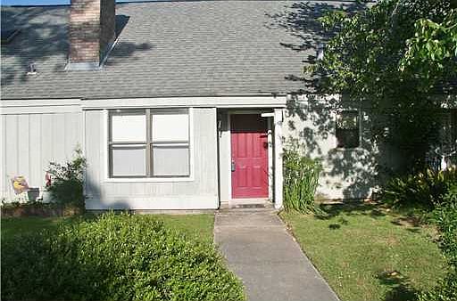 1st image of 31 Hollycrest Blvd