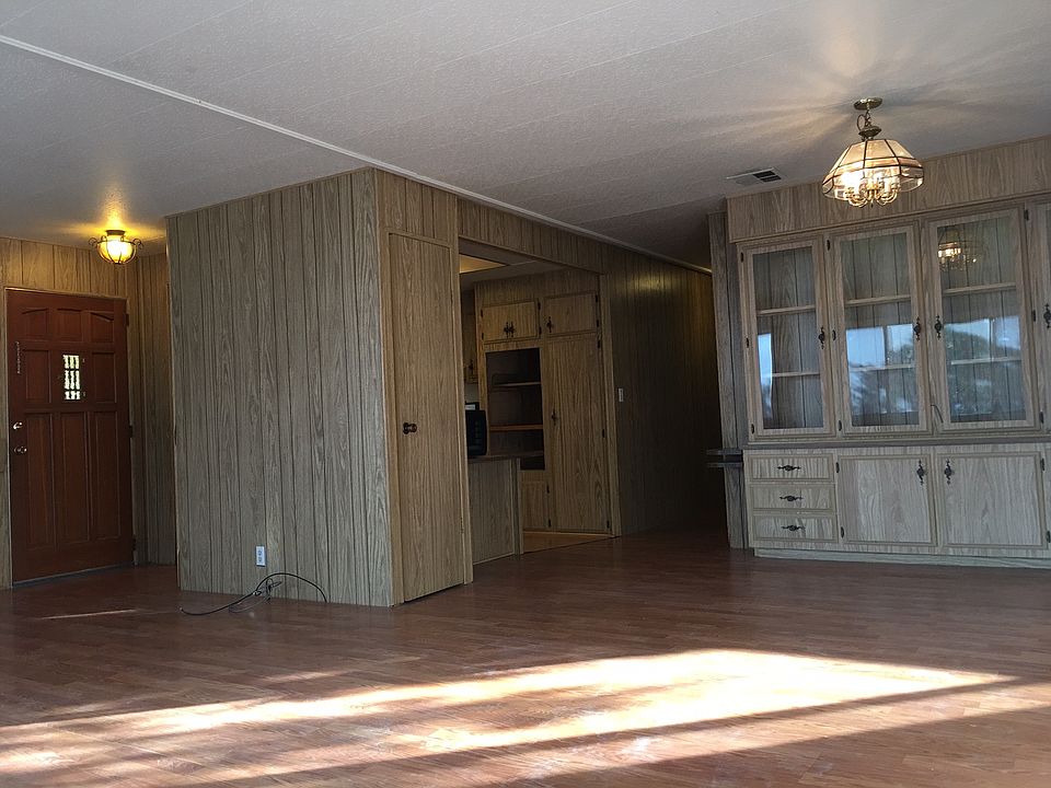 2nd image of 3347 N Kelvin Blvd #1