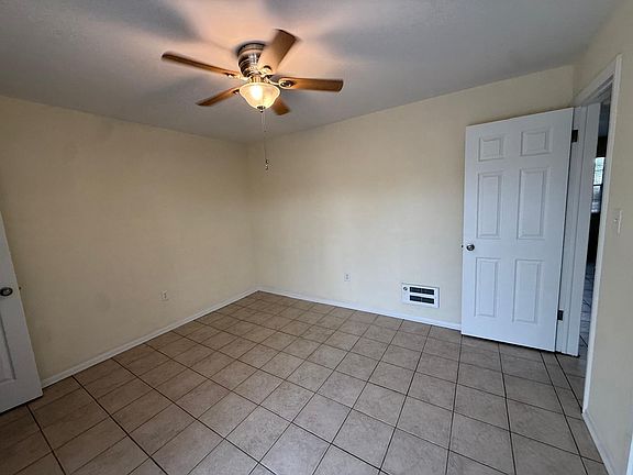 4th image of 300 Gunn Ave #9