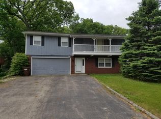 8803 Alden Rd, Wonder Lake, IL 60097