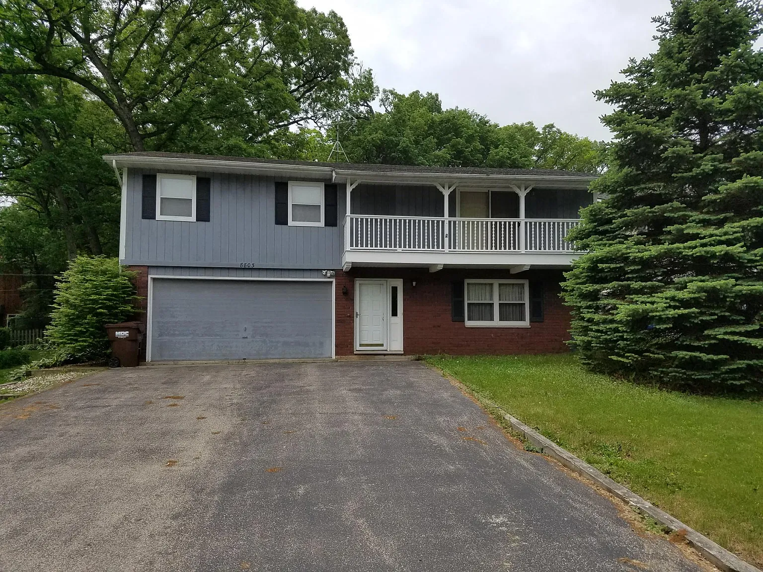 8803 Alden Rd photo 1