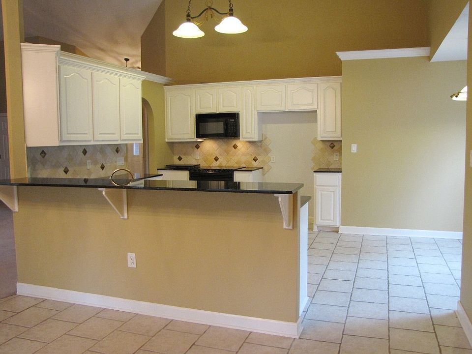 1st image of 127 Jackie Dr