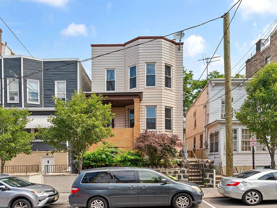 1st image of 716 10th St