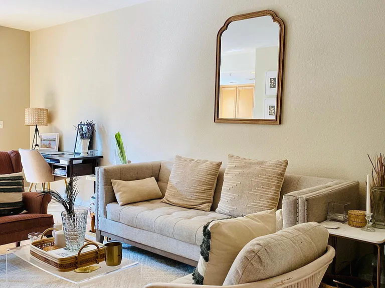 286 N Madison Ave #311 — Photo 4