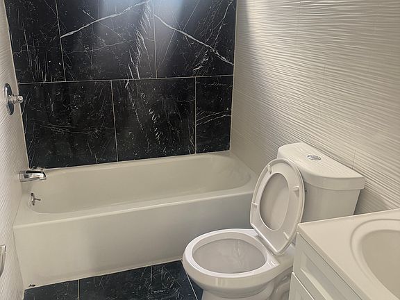 2nd image of 115 Hollywood Ave Floor 2