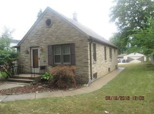 3412 S 44th St, Greenfield, WI 53219