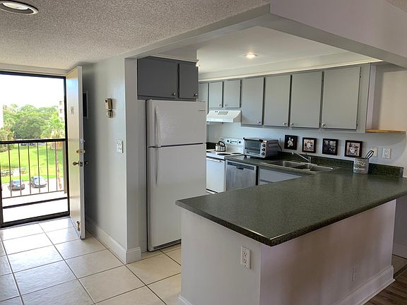 3rd image of 2820 Tennis Club Dr APT 504