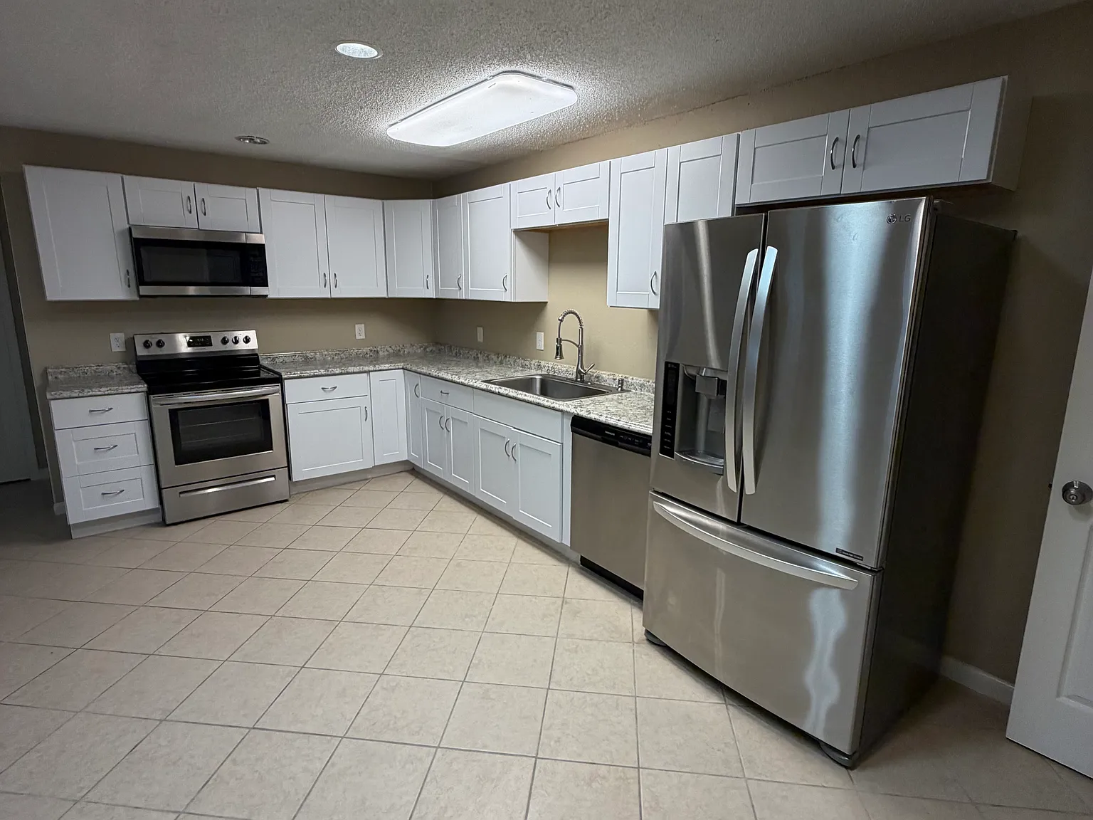 2 bed, 1648 sqft, $1,400 — Photo 4