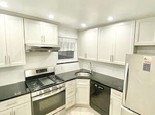 20-66 48th St #3, Astoria, NY 11105