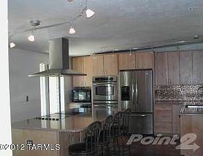 LARGE GOURMET  KITCHEN