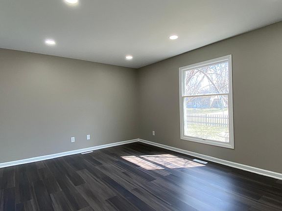 4th image of 84 Fernwood Rd