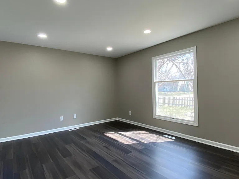 84 Fernwood Rd — Photo 4
