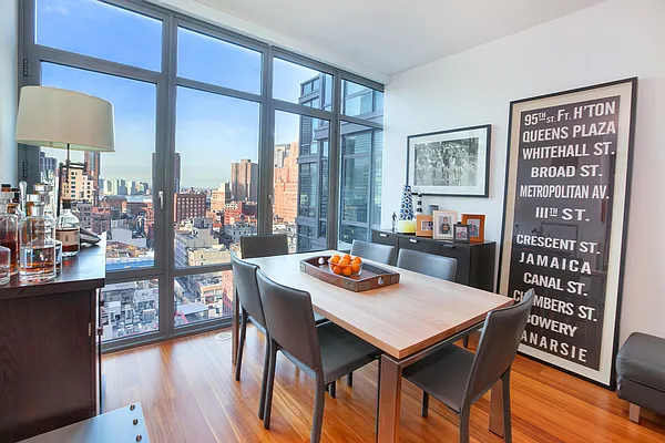 Sold by Taylor Real Estate Group, LLC | media 23