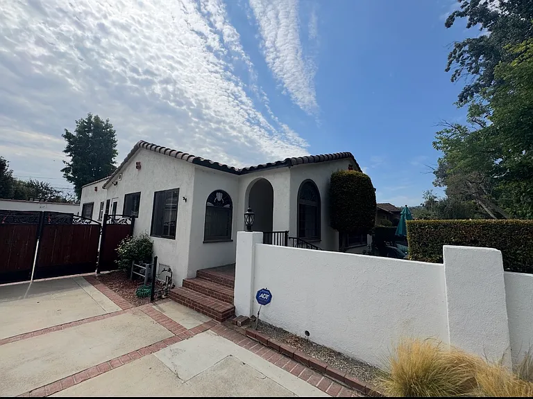 4246 Camellia Ave — Photo 1