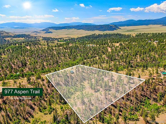2nd image of 977 Aspen Trail