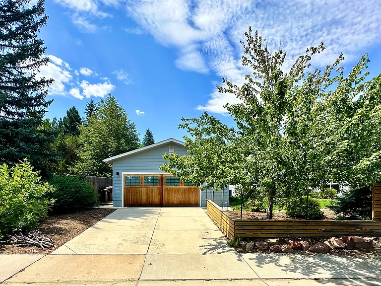 3590 Endicott Dr #B — Photo 1