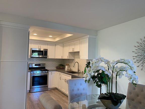 3rd image of 901 Golden Springs Dr Unit C6