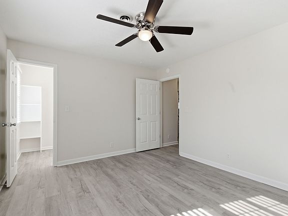 4th image of 212 Old Columbia Rd