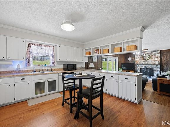5th image of 414 Westbrook Dr