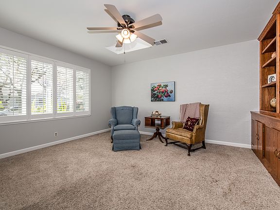 3rd image of 1015 Glenridge Dr