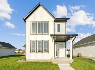 2734 Rookwood Ln, Marion, IA 52302