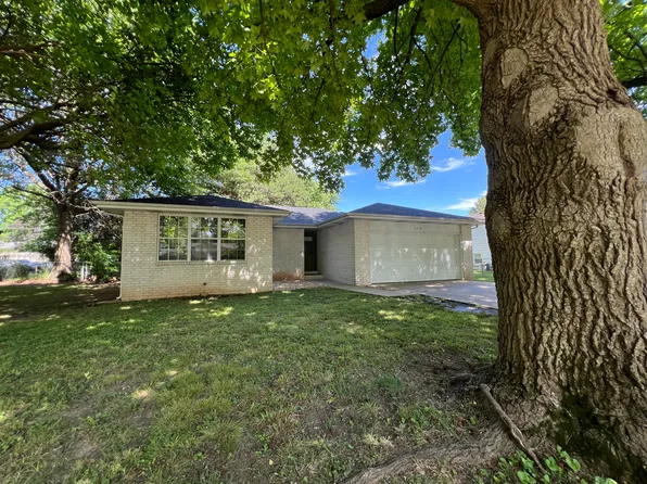 1538 S Saint Marys Ave, Springfield, MO 65804