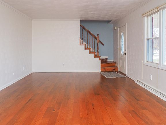 3rd image of 8086 N 37th St