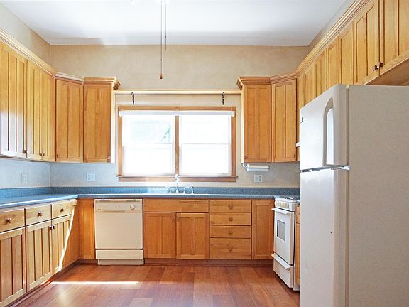 2nd image of 119 W South St