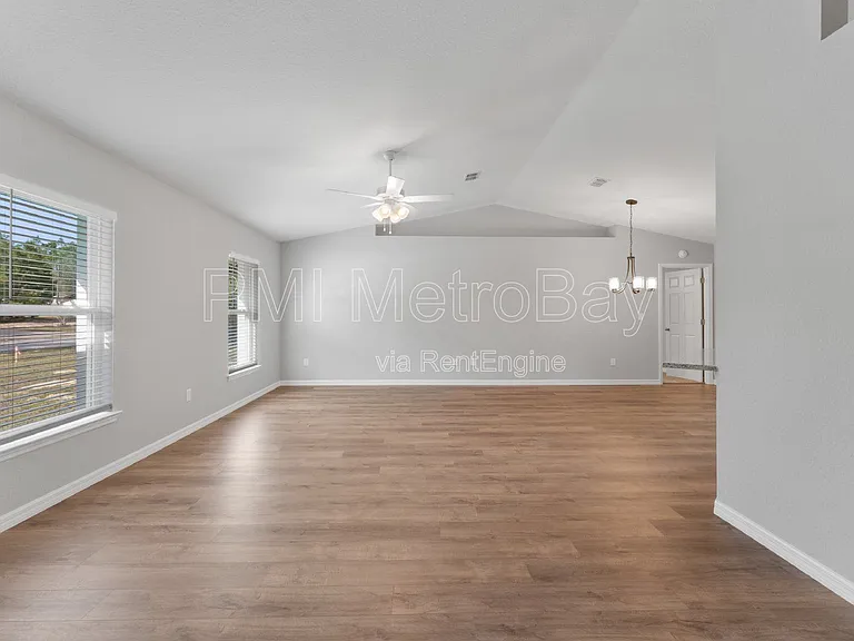 9461 N Sandree Dr — Photo 13