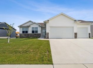 1326 Echo Ridge Ln, Marion, IA 52302